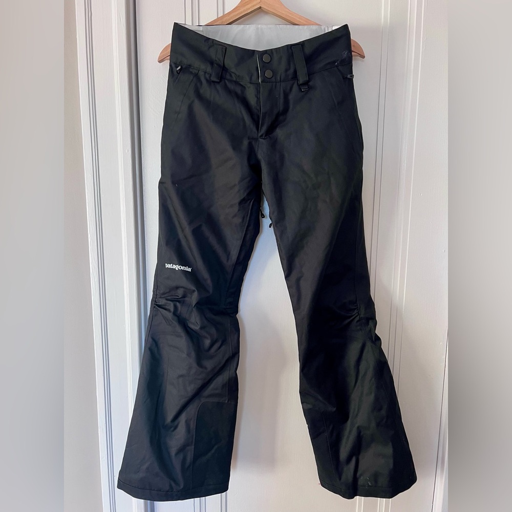 Black Womens Patagonia ski snowboard pants. Size XS.